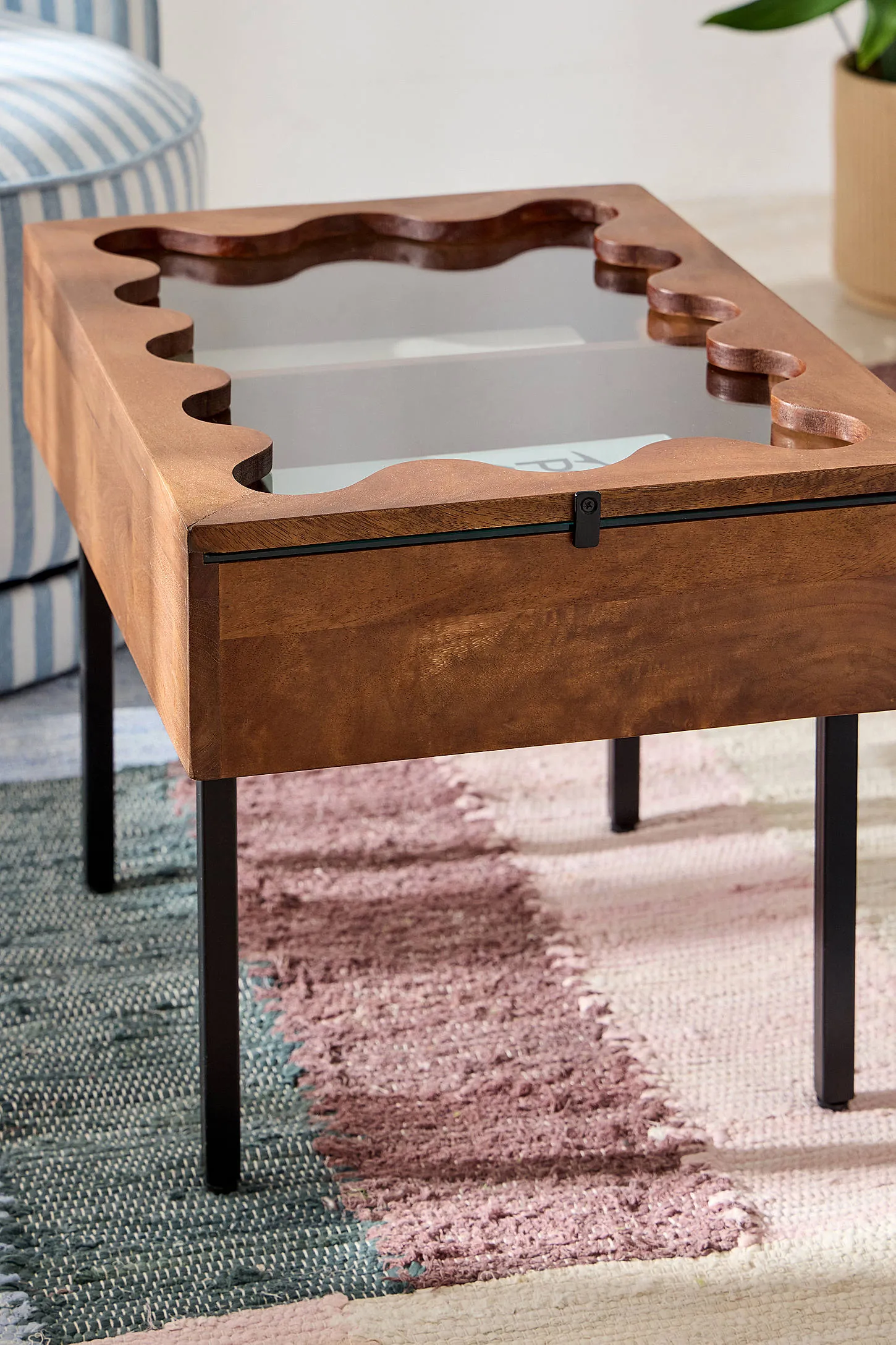 Gallery Scalloped Small Coffee Table - Natural 4