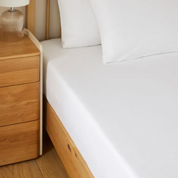 Soft and Easycare 28cm Fitted Sheet 1