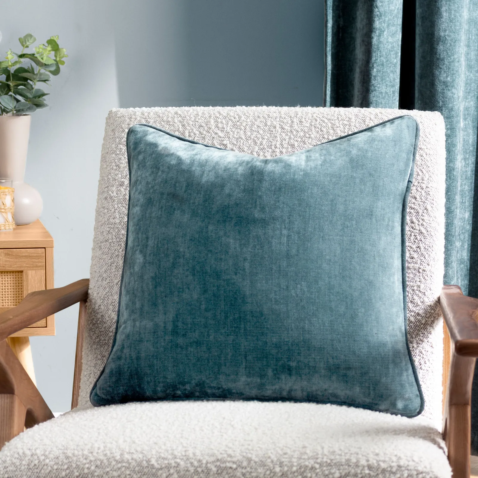 Yard Heavy Chenille Woven Piped Cushion in Blue 1
