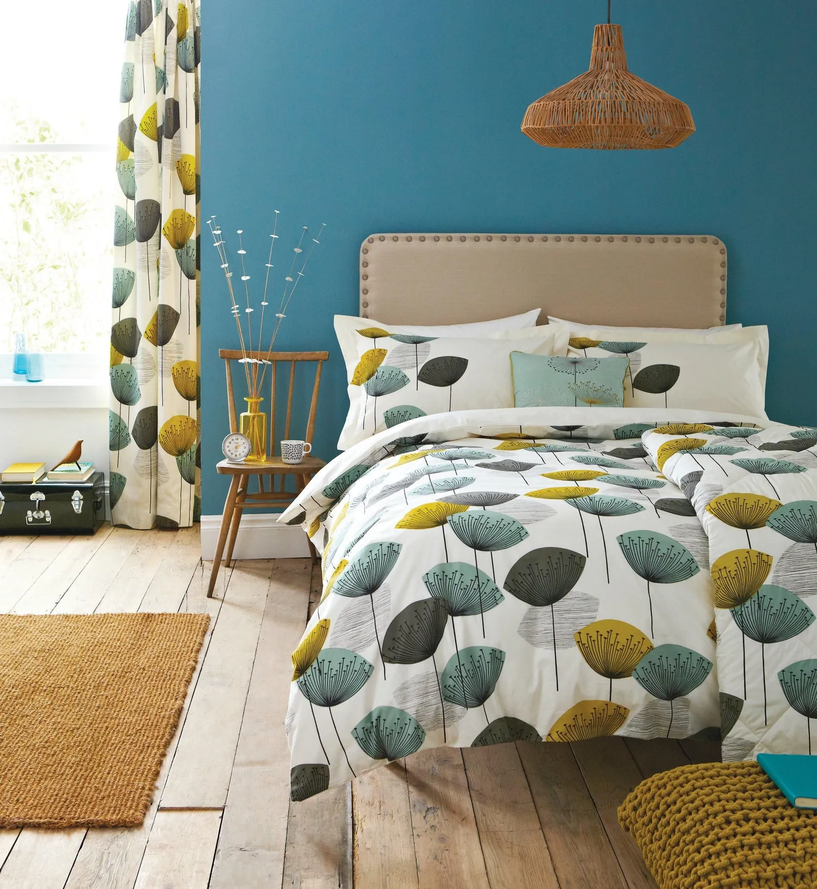 Sanderson 'Dandelion Clocks' Cotton Duvet Cover Set in Aqua