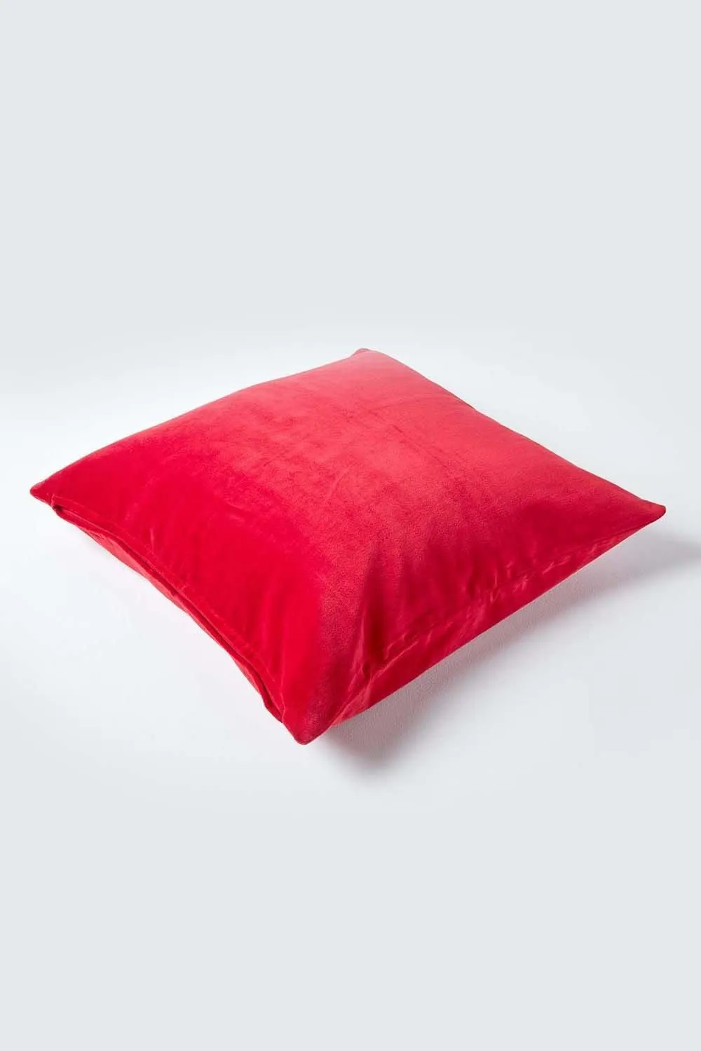 Homescapes Set of 2 Velvet Cushion Covers in Red 3