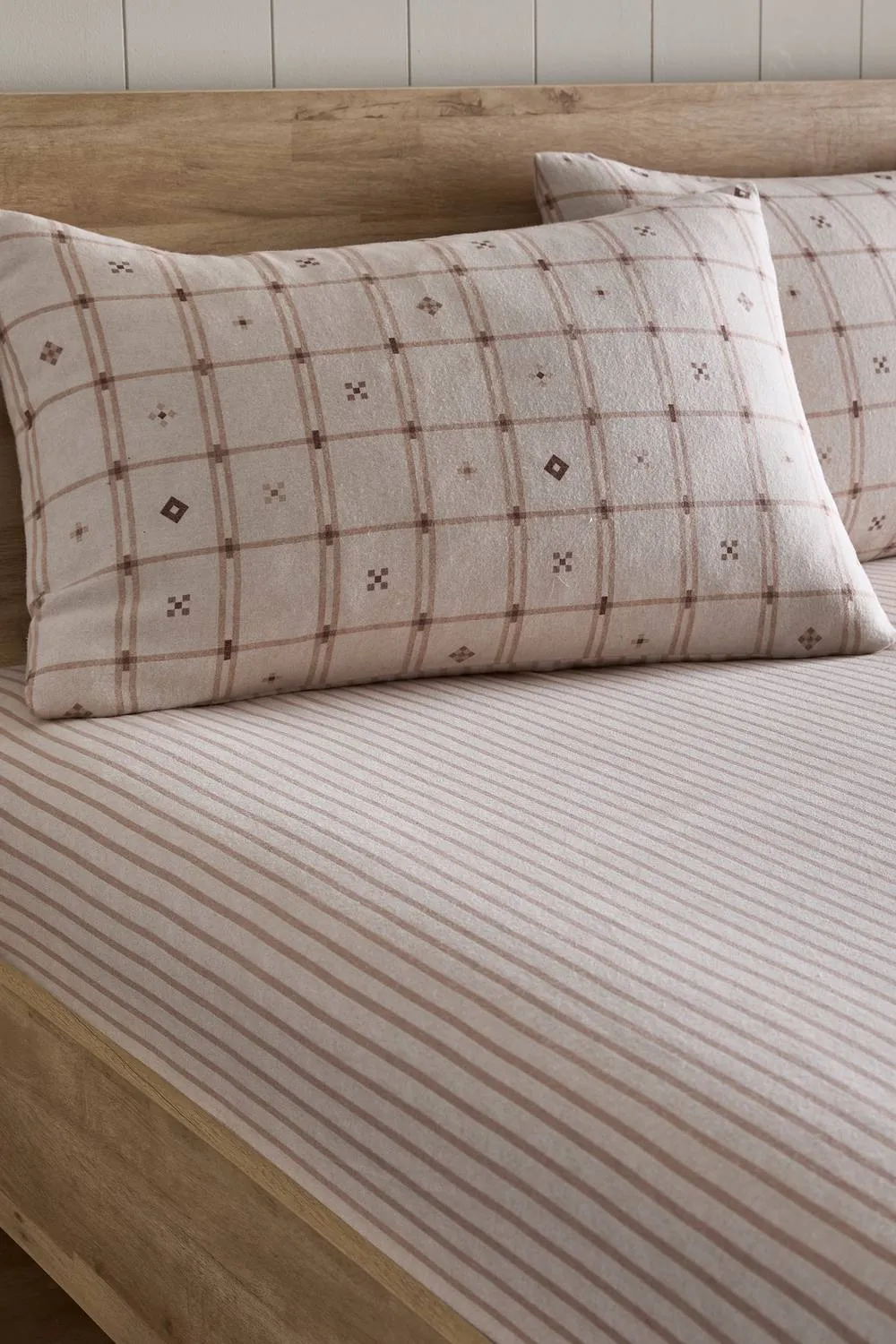 Dreams & Drapes 'Cottage Stripe' Brushed Cotton Fitted Bed Sheet in Natural