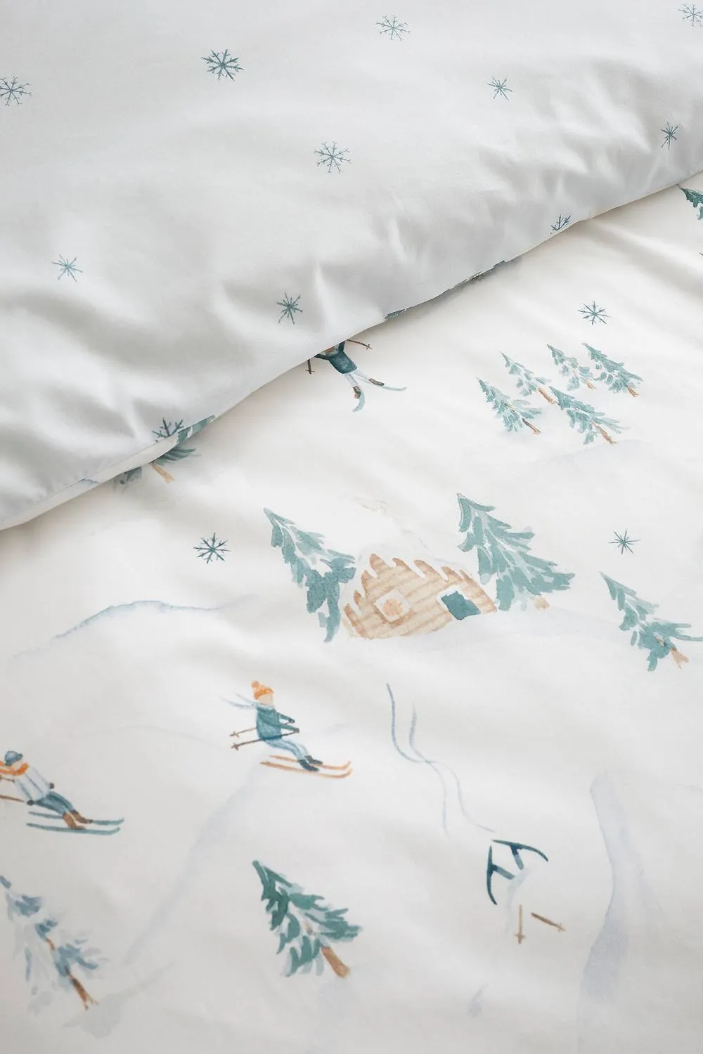 Dreams & Drapes 'Ski Village' Easy Care Festive Duvet Cover Set in Natural 3