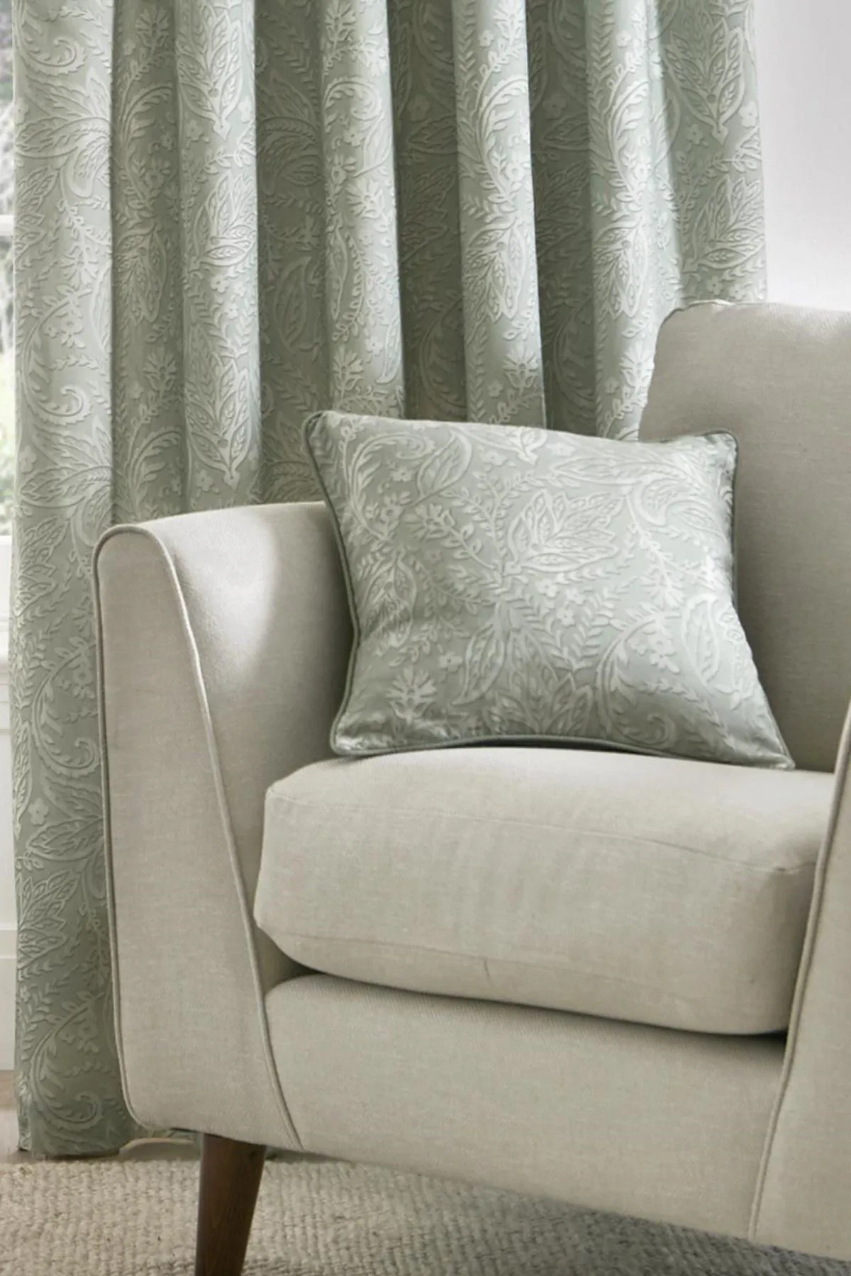 Dreams & Drapes 'Aveline' 100% Cotton Filled Cushion in Green 1