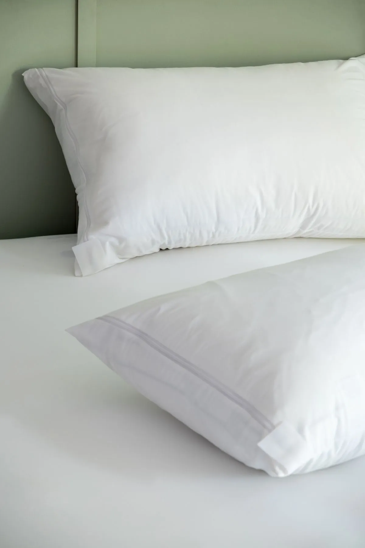 Soak&Sleep Anti Bed Bug Pillow Encasement Pair in White 3