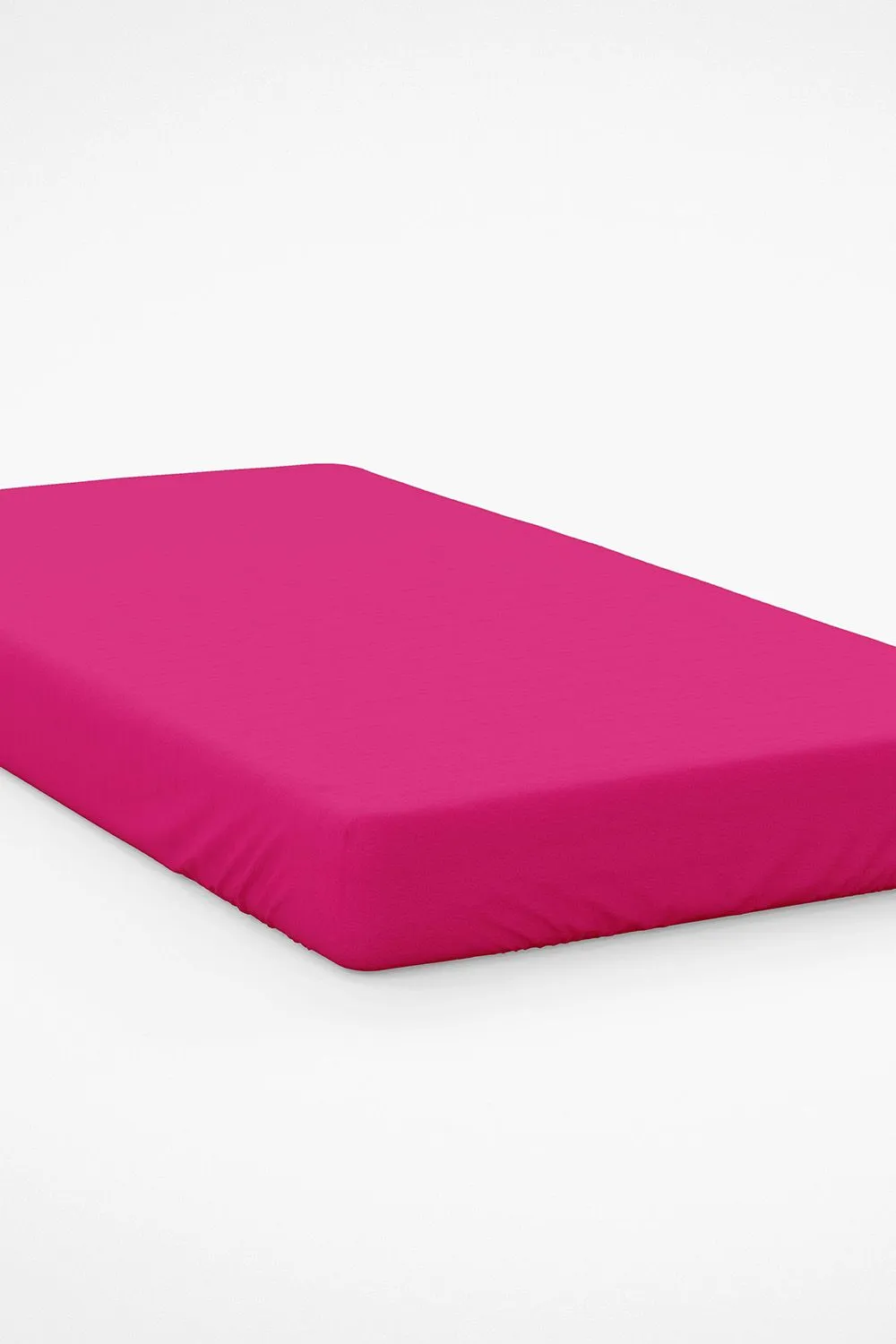 Belledorm Easy Care 200 Thread Count Cotton Polyester Percale 28cm Fitted Sheet in Fuchsia 1