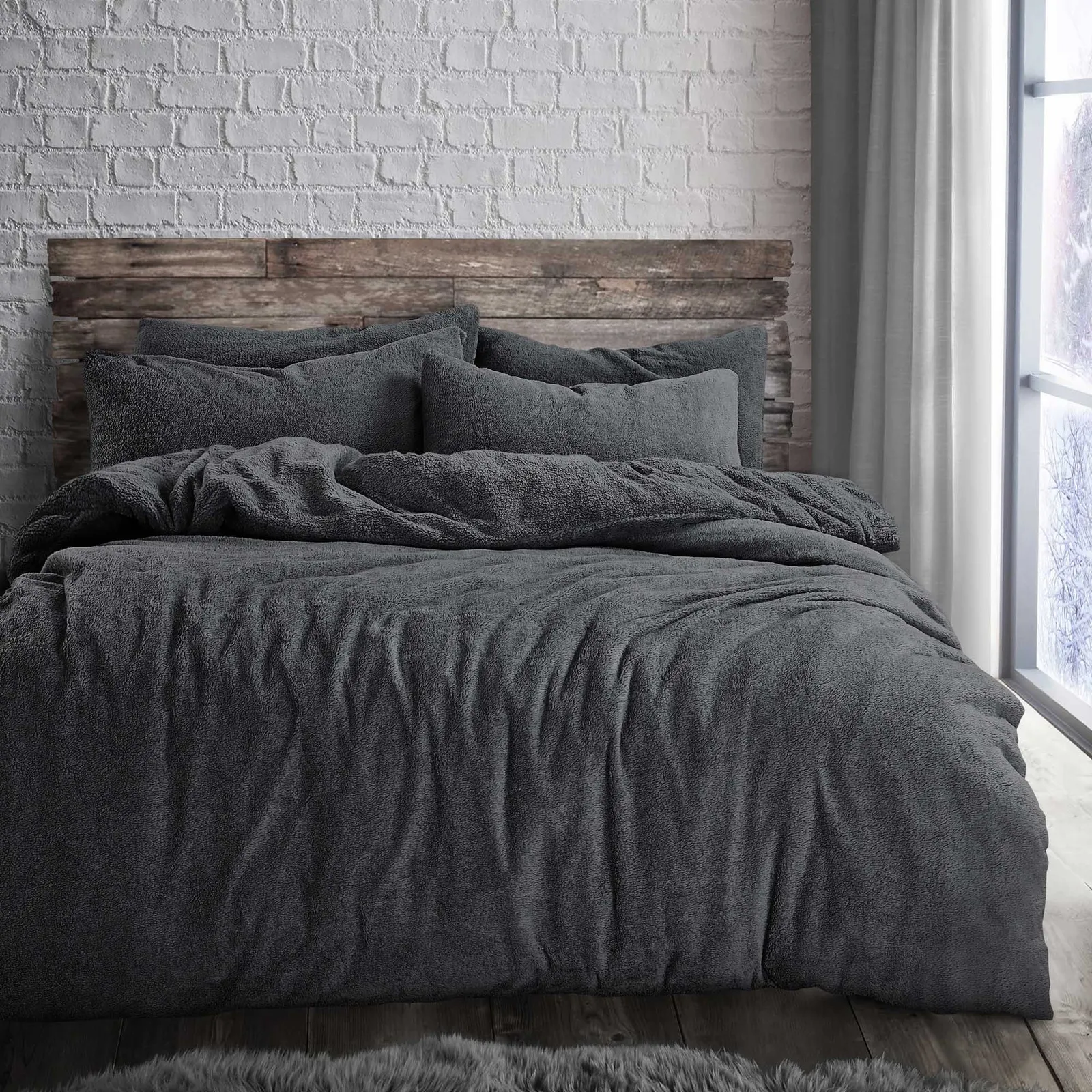 Velosso Plain Teddy Warm & Cosy Duvet Cover & Pillowcase Set in Charcoal