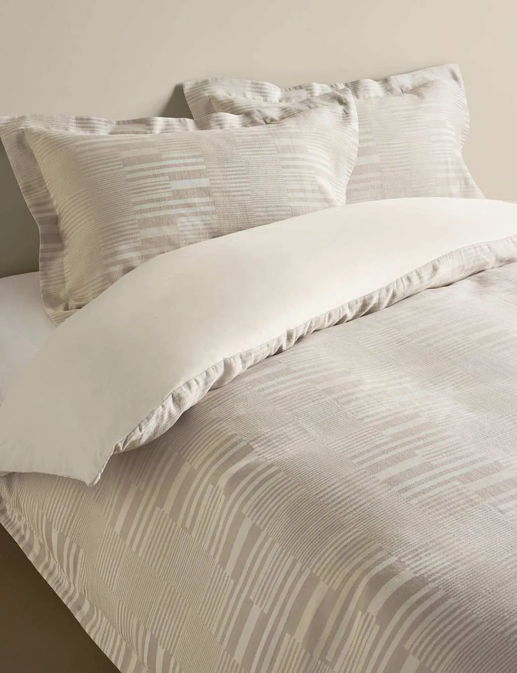 M&S Rectangular Geometric Jacquard Bedding Set Dove