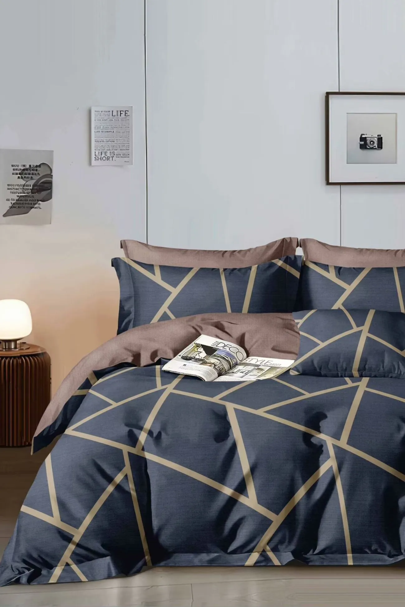 Ezysleep Graphic Print Printed Duvet Set in Navy
