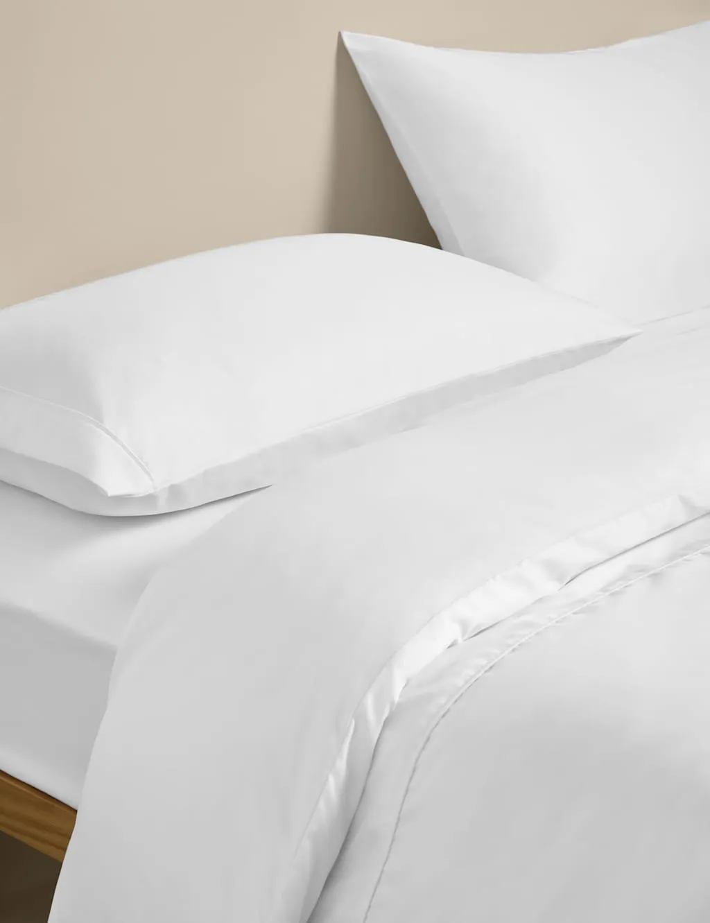 M&S Egyptian Cotton 230 Thread Count Silky Bedding Set White
