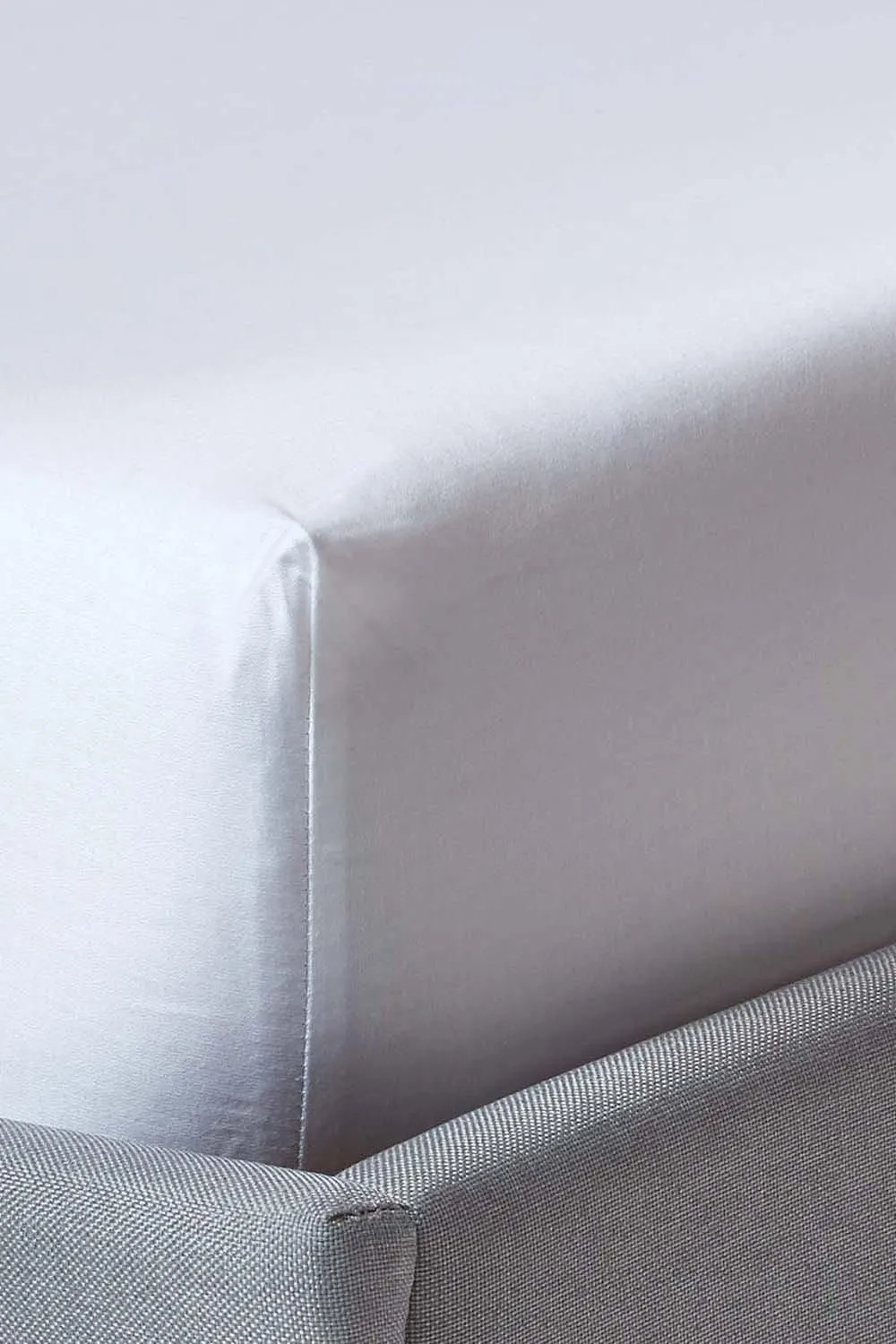 Homescapes Sateen Cotton Fitted Sheet 12 inch 400 Thread Count in White 1