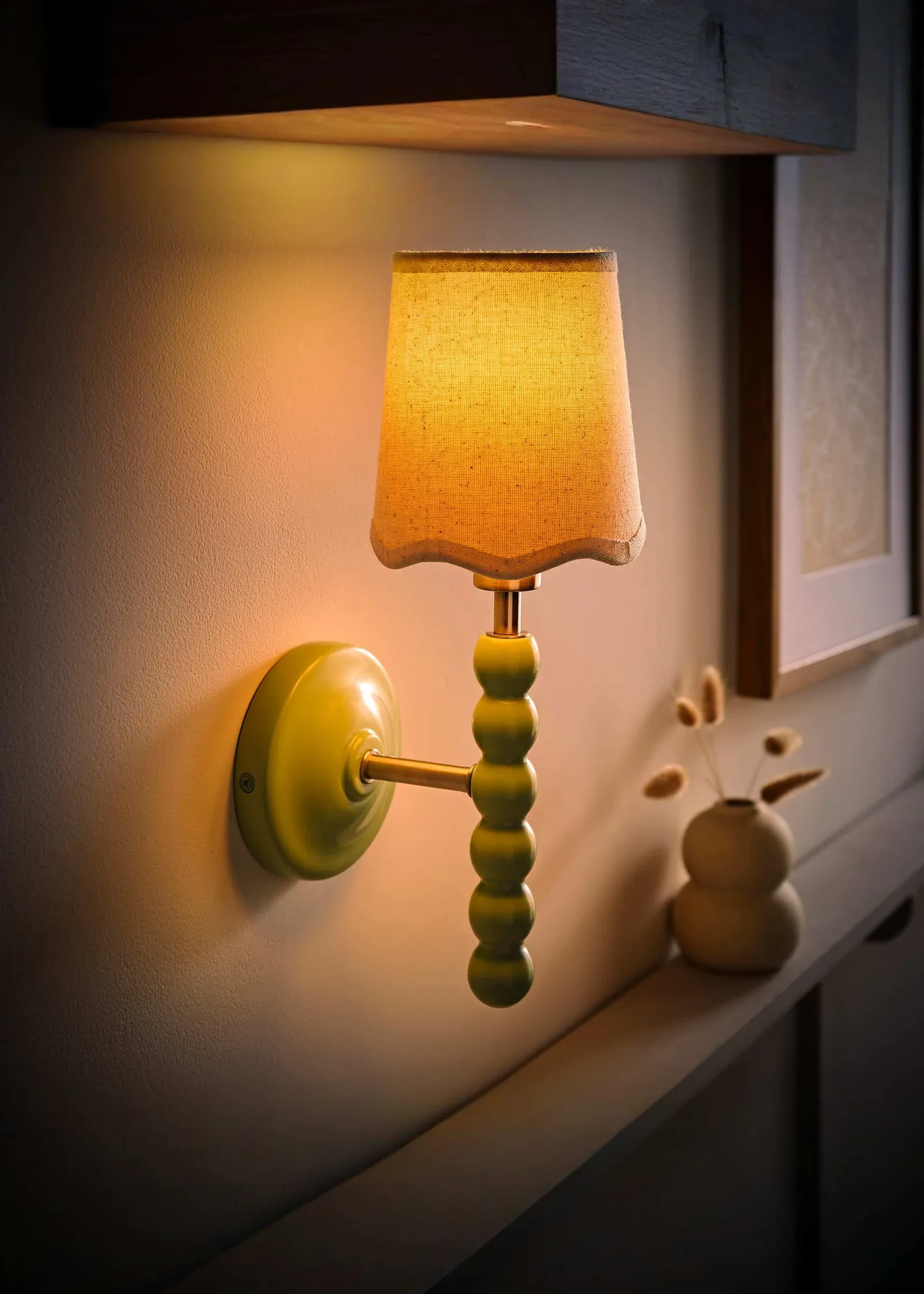 ValueLights Bobbins Pastel Bobble Wall Light & Natural Linen Trim Lamp Shade in Pale Green 2