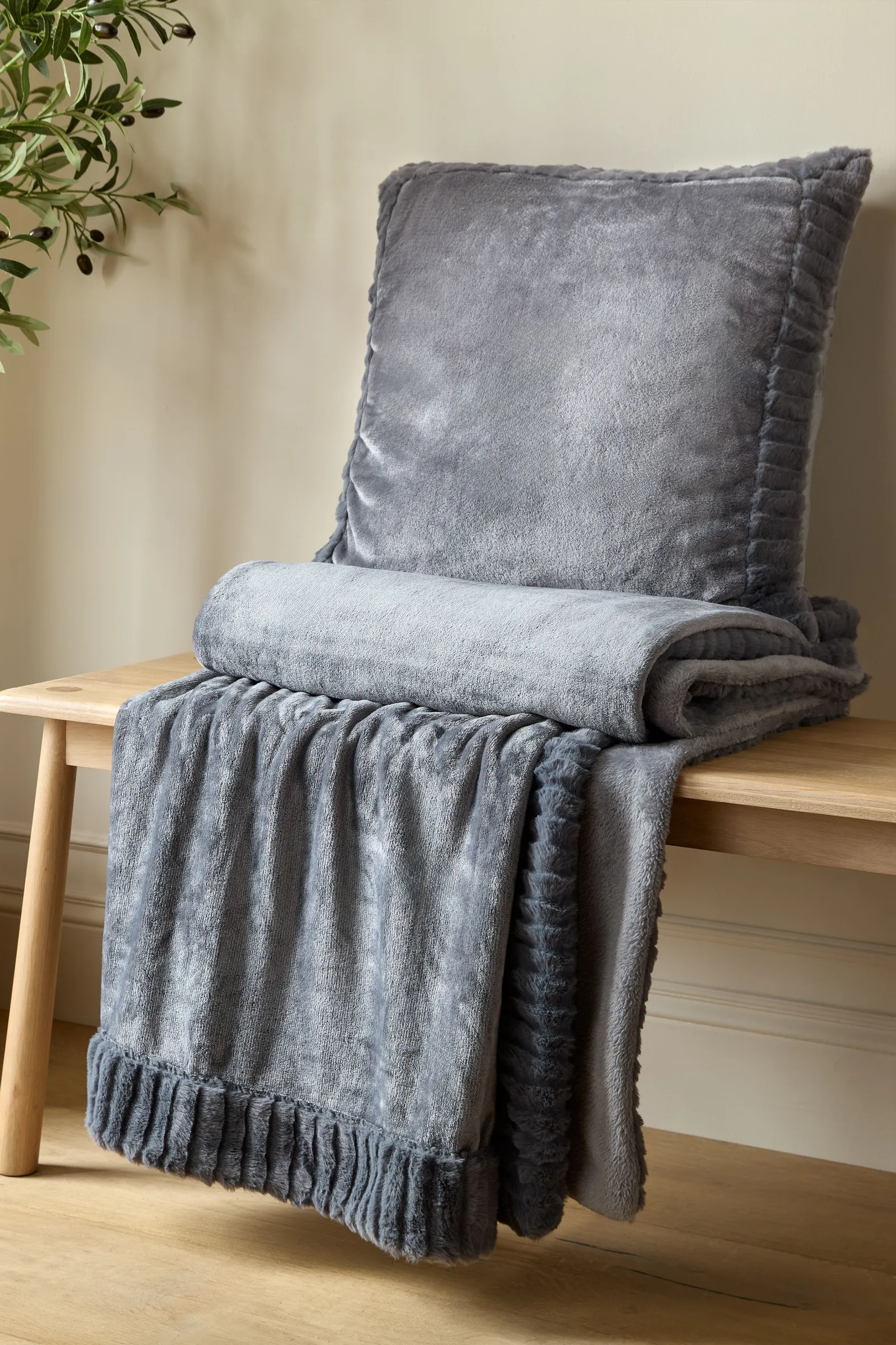 Catherine Lansfield 'Velvet & Faux Fur' 55x55cm Cushion in Grey 3