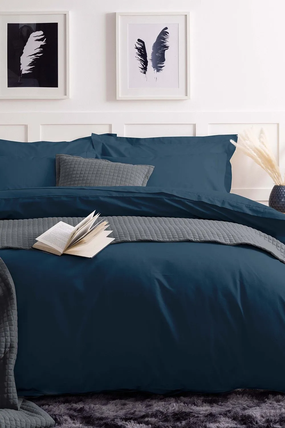 Belledorm Easy Care 200 Thread Count Cotton Polyester Percale Duvet Cover in Navy 1