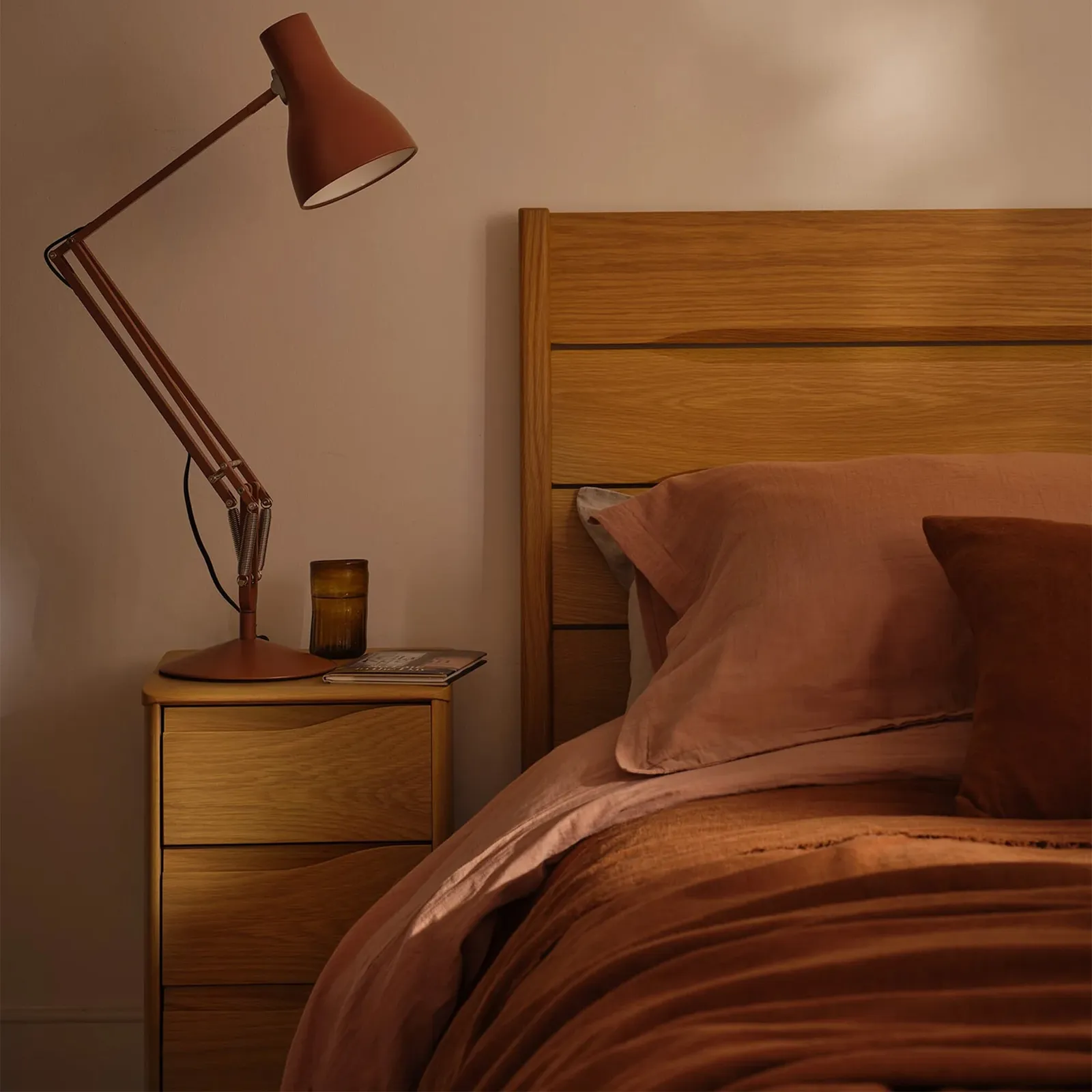 Ercol Rimini Compact Bedside Cabinet, Neutral Oak | Barker & Stonehouse 2