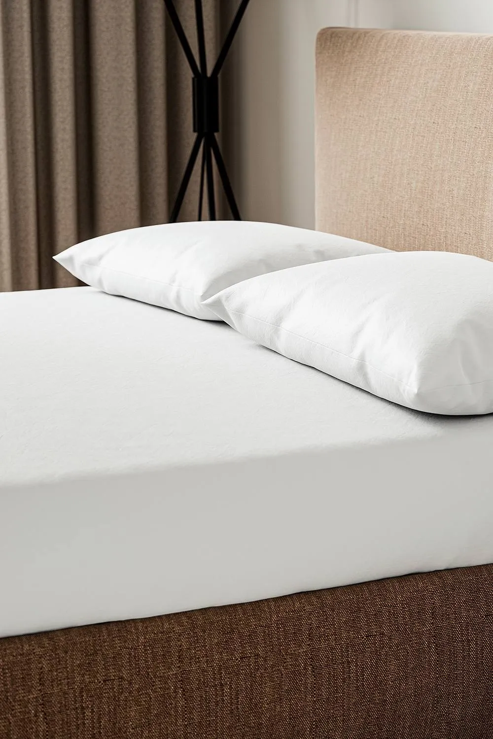 Helena Springfield '200 Thread Count' Cotton Fitted Sheet & Pillowcase Set in White 1