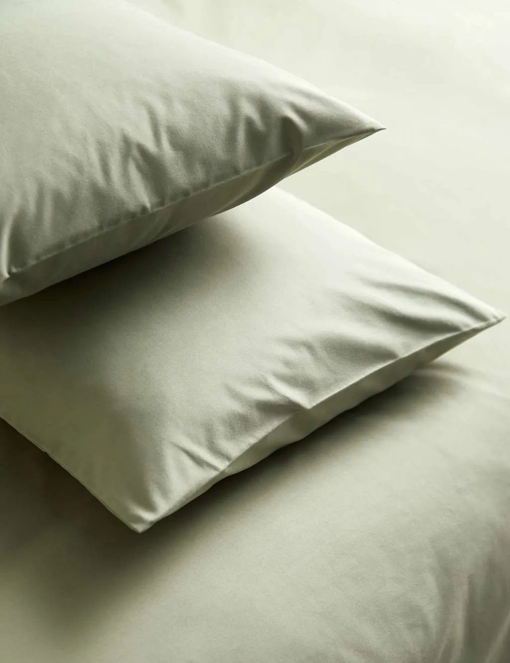 M&S 2 Pack Body Sensor™ Pure Cotton Pillowcases Green