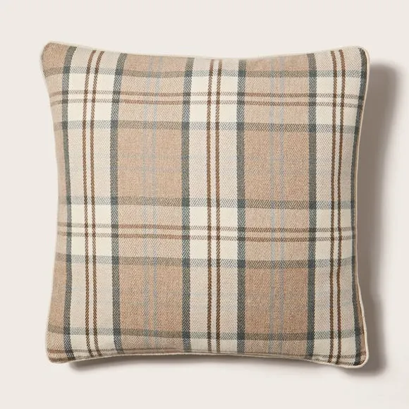 Isabella Cushion Cover 3
