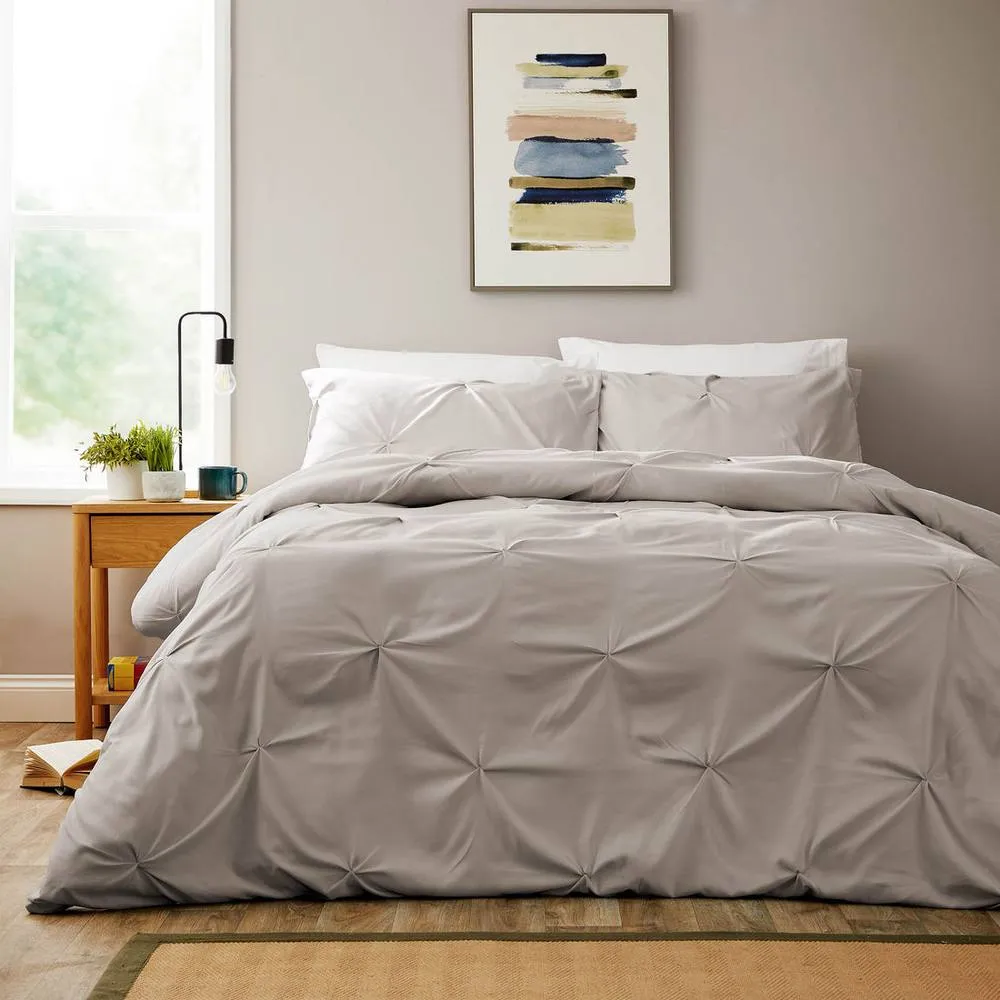 New Edge Blinds NewEdgeBlinds Pintuck Duvet Set in Natural - Super King