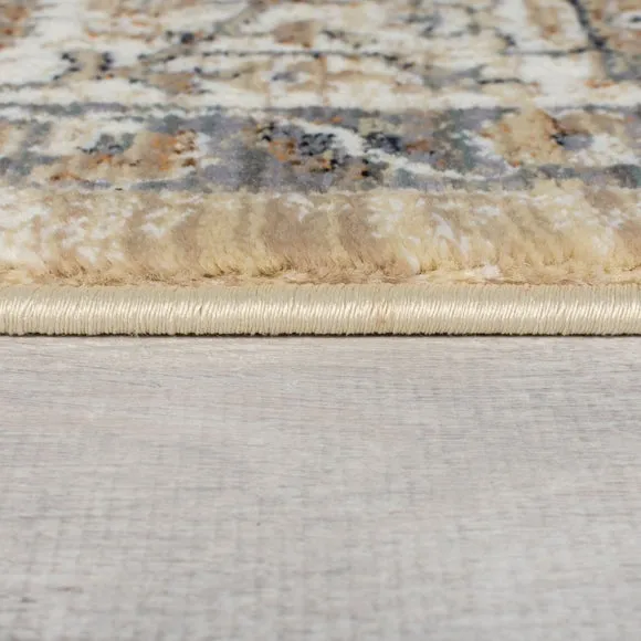 Mia Traditional Rug 4