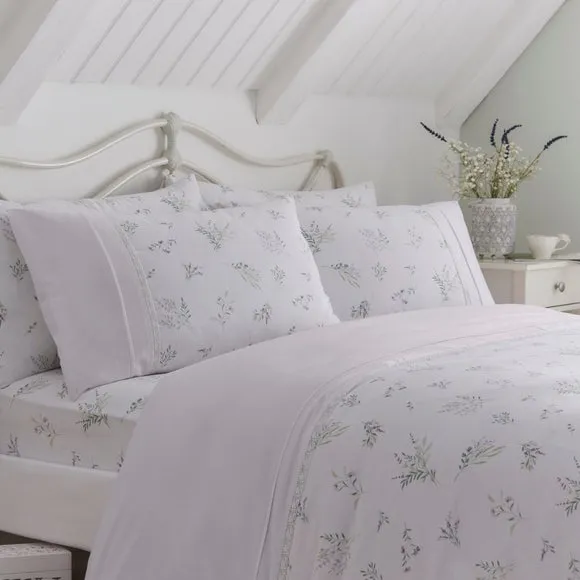 Dreams n Drapes Decorative Chloe Duvet Cover and Pillowcase Set 2