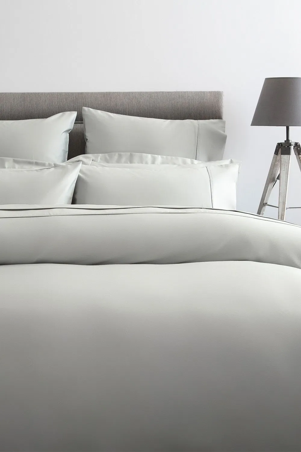 Belledorm Premium Blend 500 Thread Count Duvet Cover in White 2