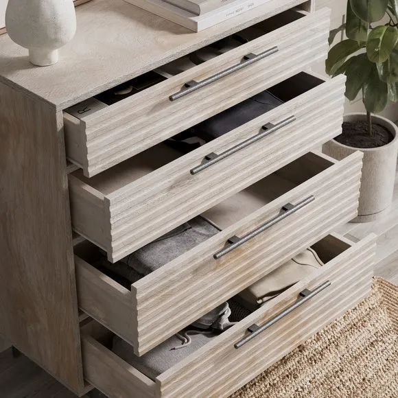 Bryant 4 Drawer Chest 4