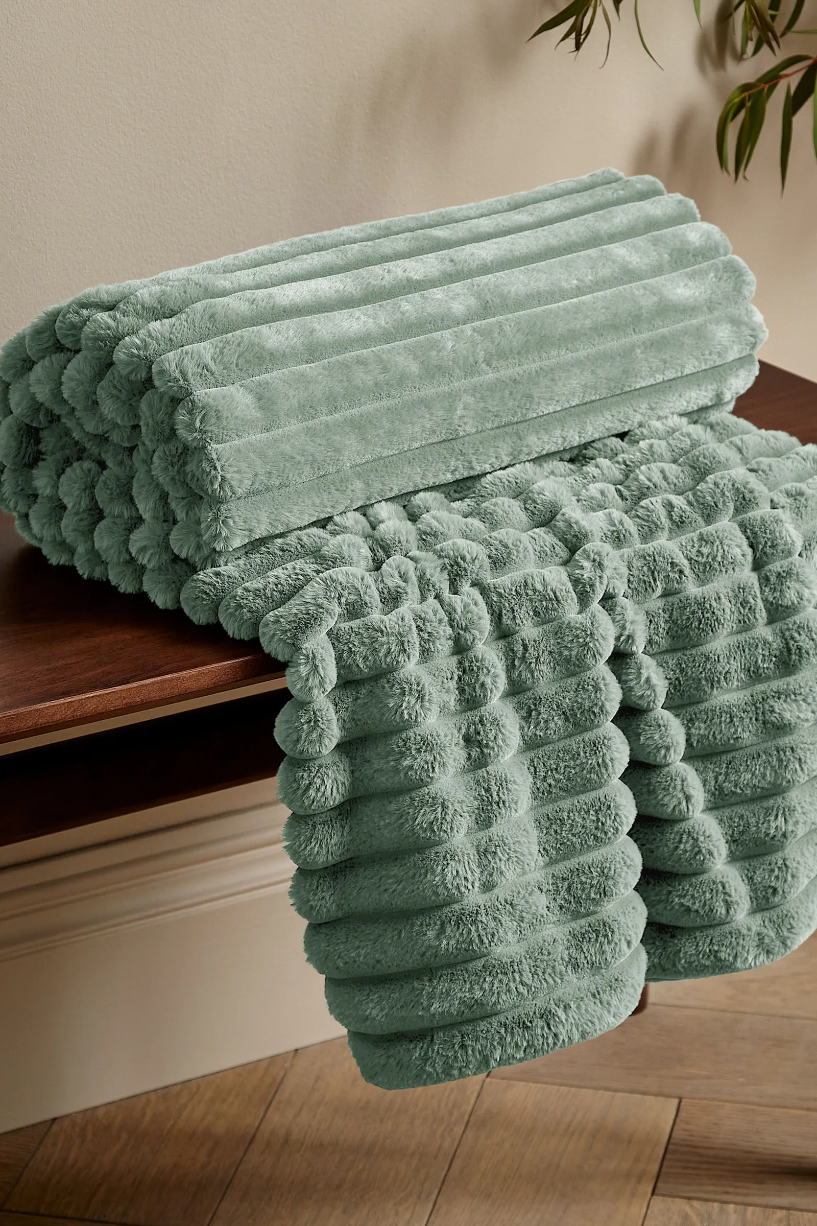 Catherine Lansfield 'Cosy Ribbed' Blanket Throw in Green