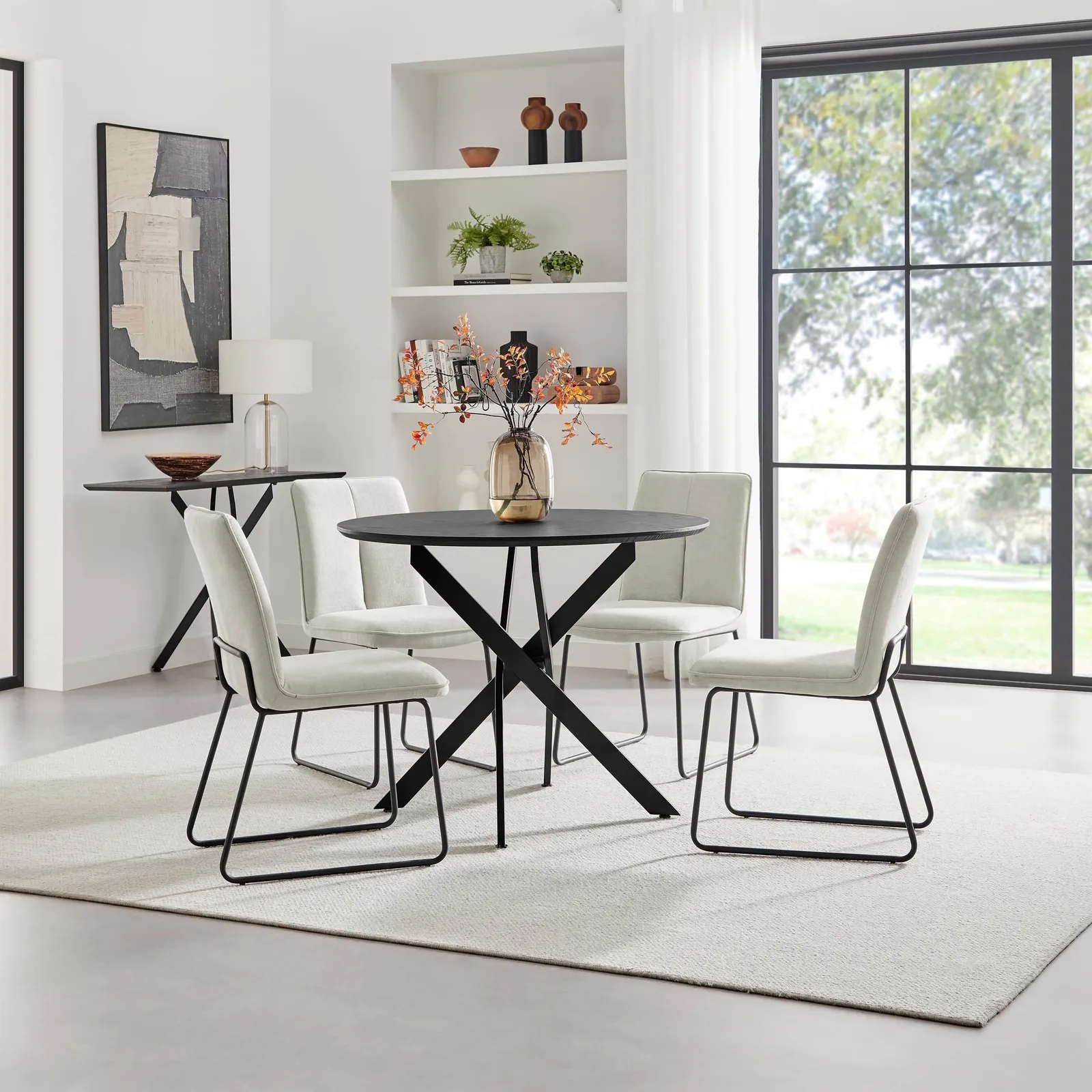 FurnitureboxUK Novara 100cm Black Top Round Dining Table & 4 Cream Halley Chairs