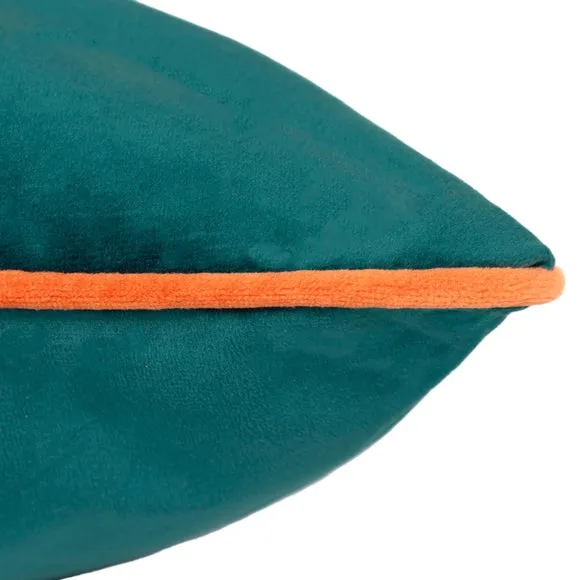 Furn. Square Cushion 4