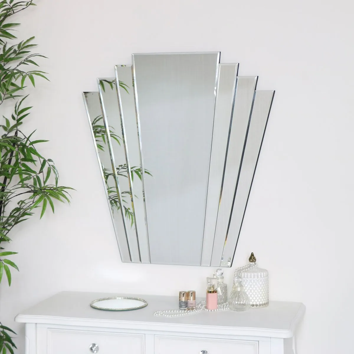 Melody Maison Large Art Deco Fan Frameless Wall Mirror in Clear