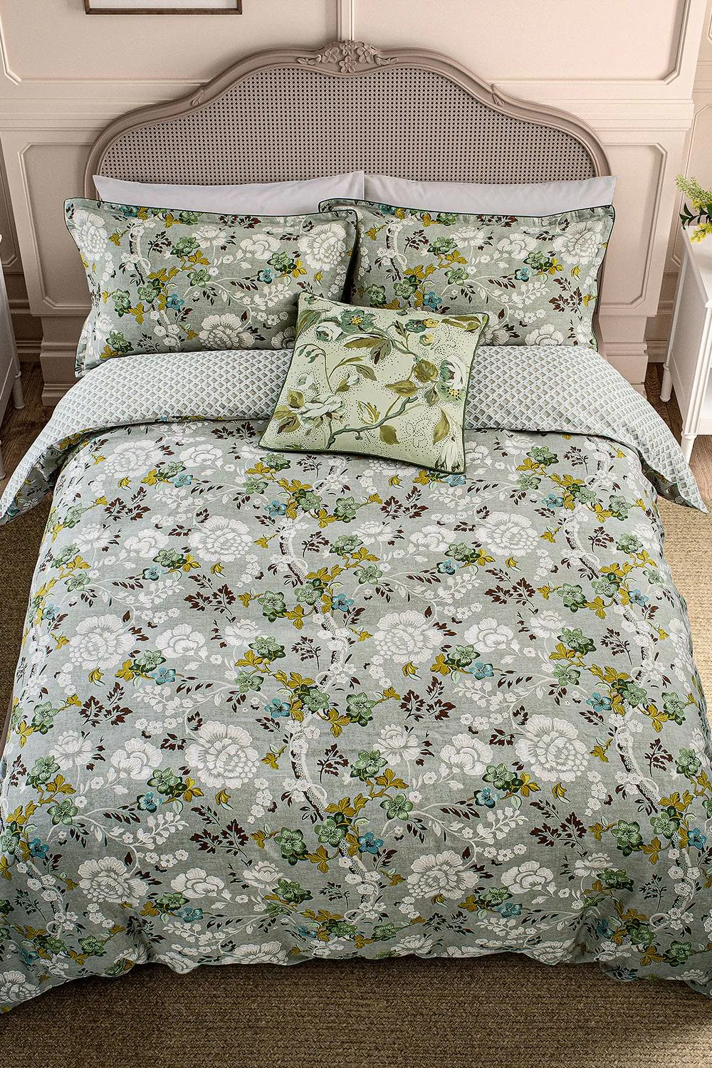 English Heritage 'Eagle House Damask' Cotton Duvet Cover Set in Green