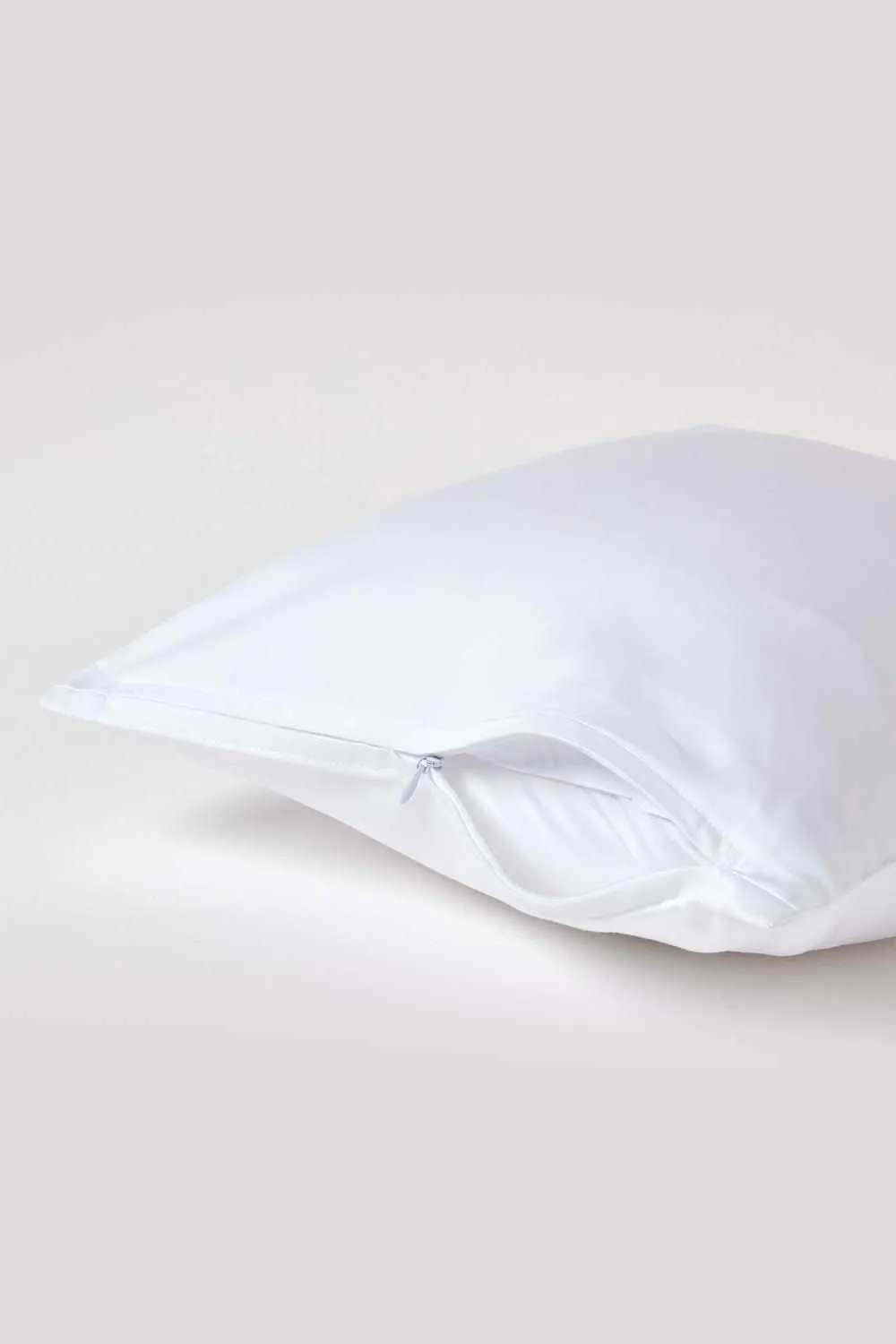 Homescapes Sateen Cotton Continental Pillowcase 400 TC, 40 x 40 cm in White 3