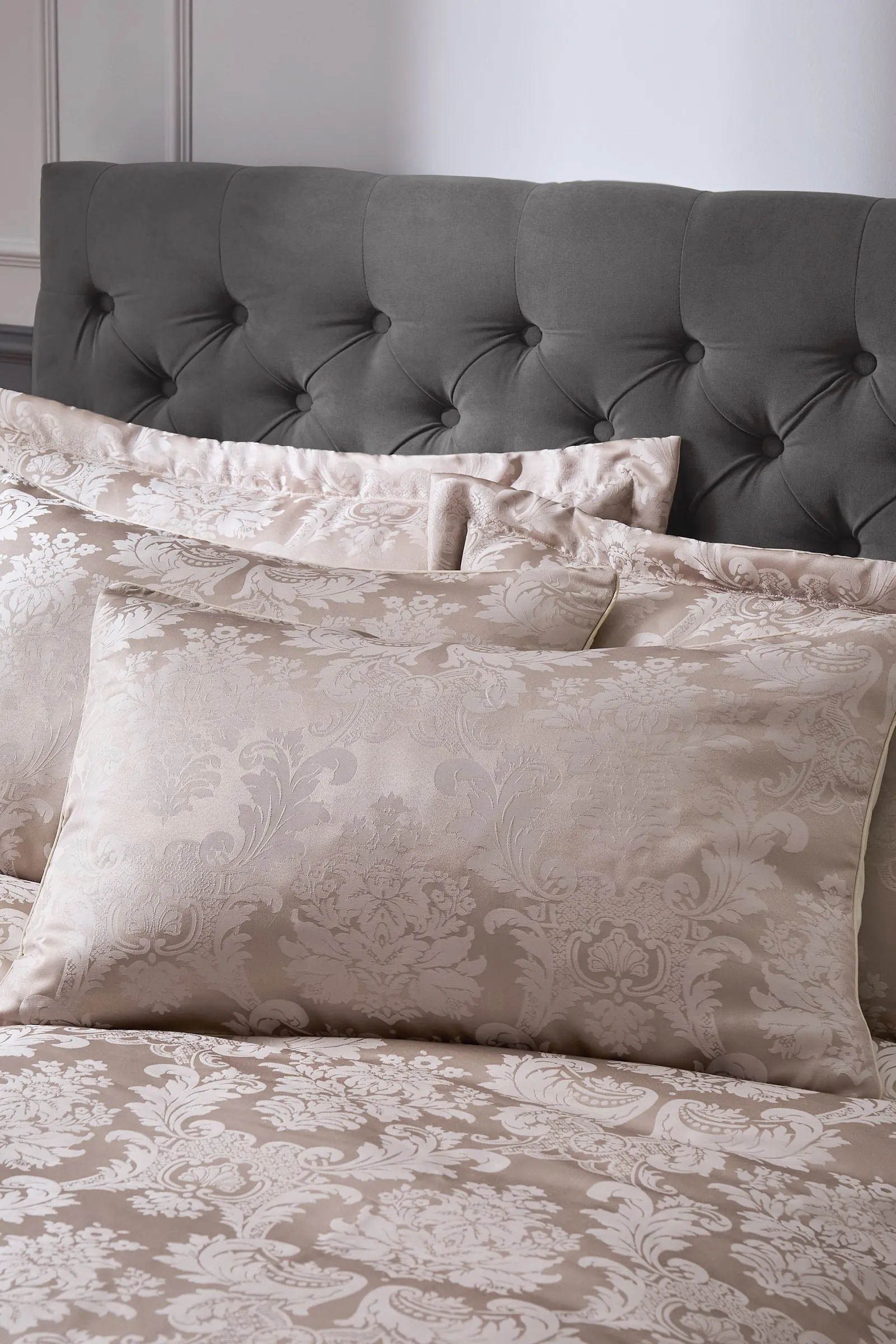 Catherine Lansfield Damask Jacquard Duvet Set in Gold 3
