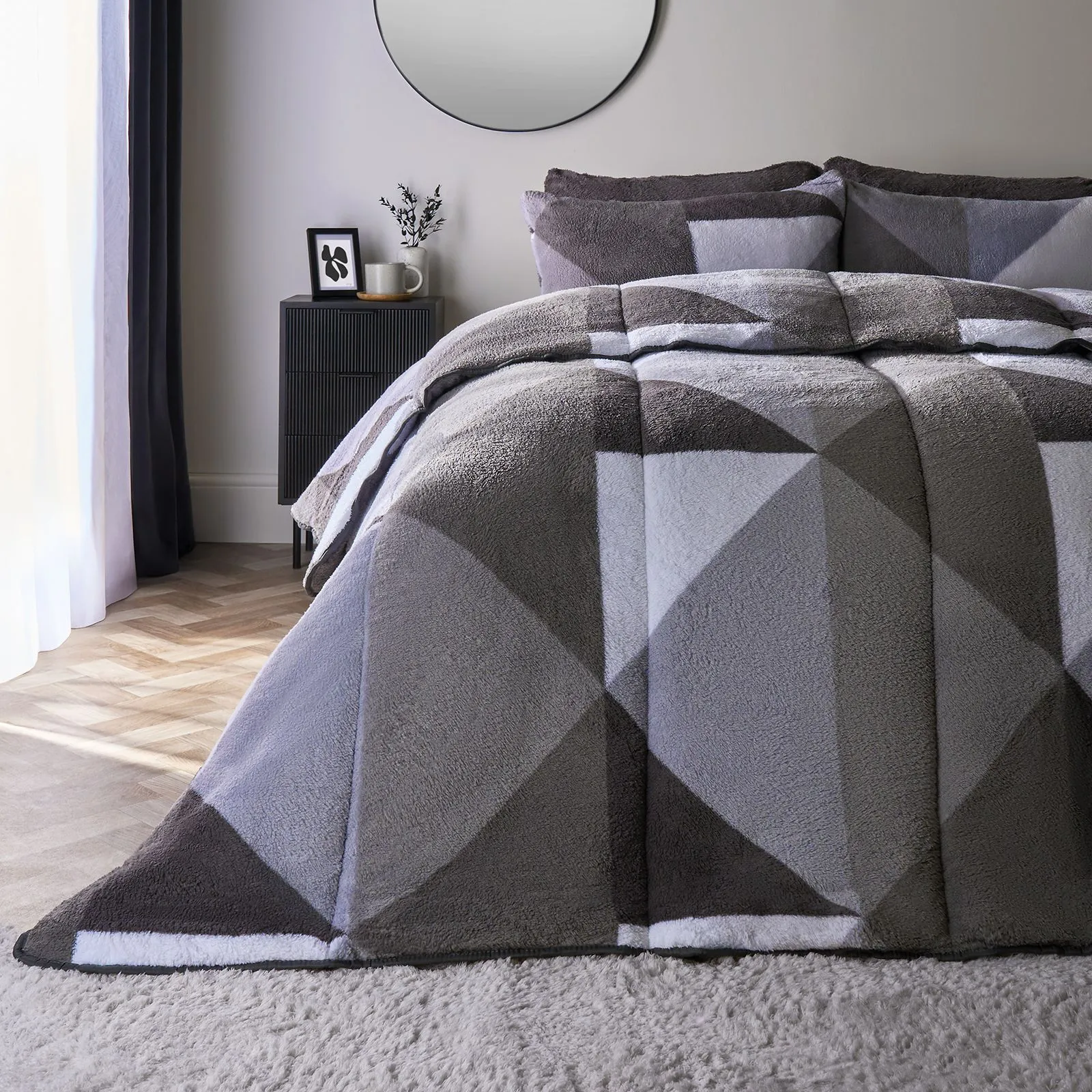 OHS Geometric Teddy Fleece Coverless Duvet Quilt Geo Bedding Set 10.5 TOG Pillowcase in Light Grey