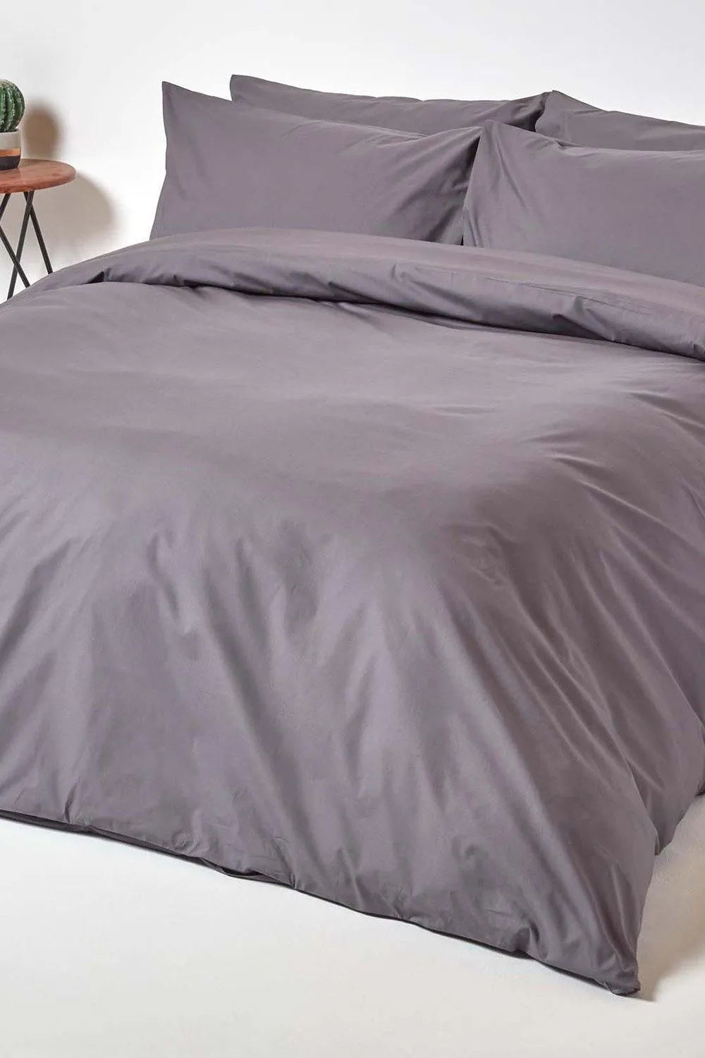Homescapes Egyptian Cotton Duvet Cover with Pillowcase, 200 TC in Dark Grey 2