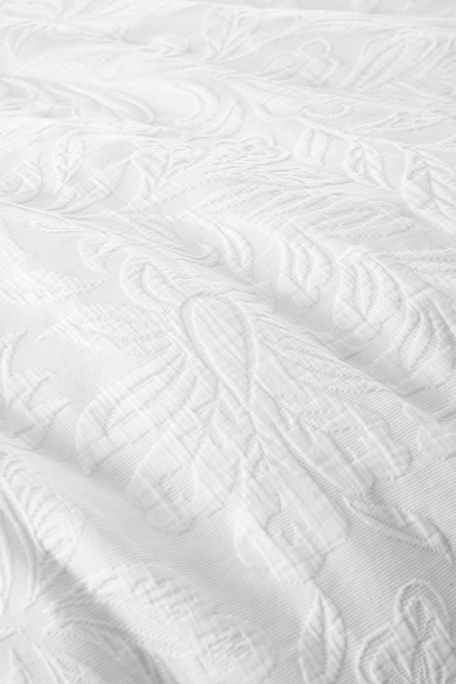 Bianca 'Fleur Matelasse' Jacquard 200 Thread Count Cotton Duvet Cover Set in White 4