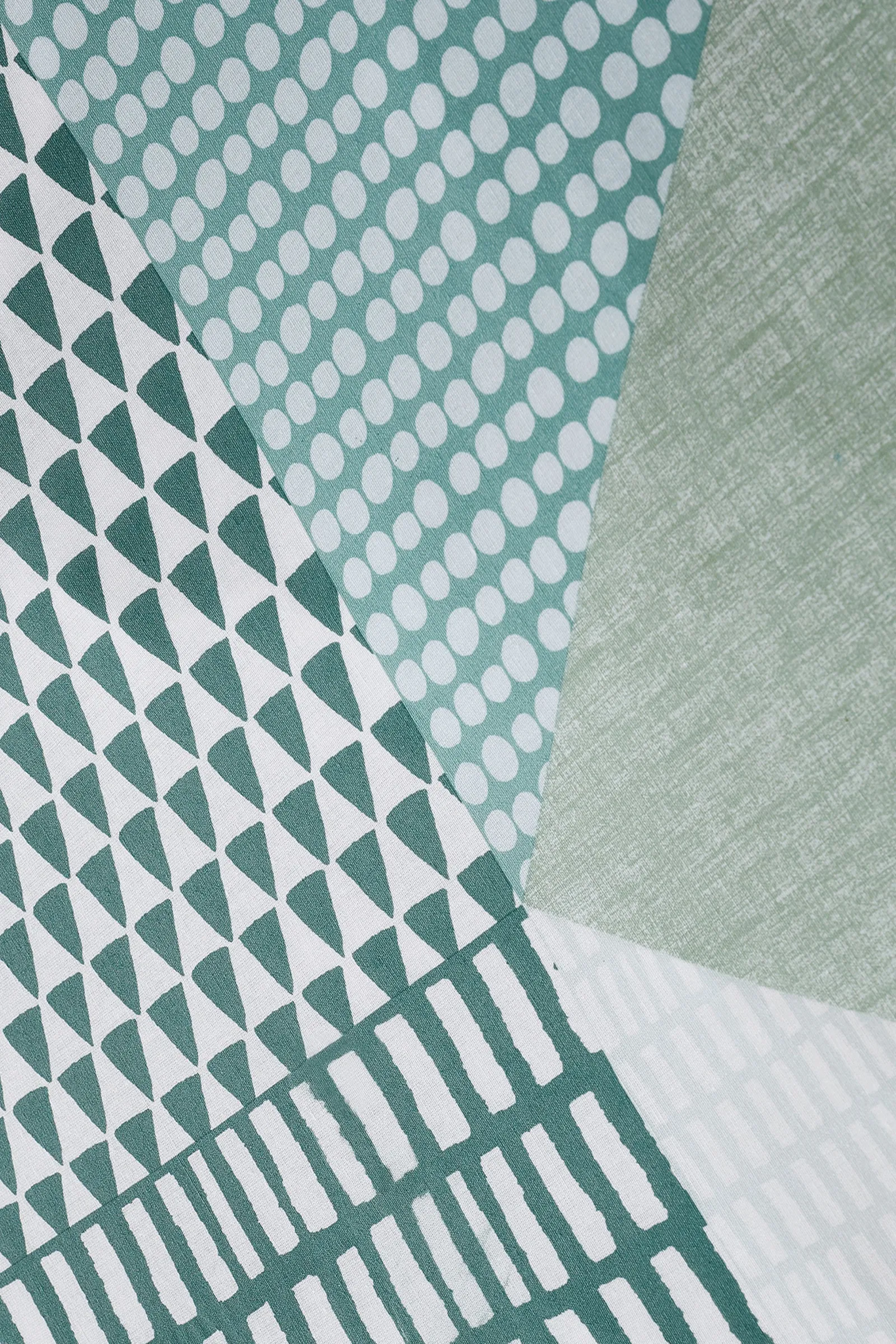 Catherine Lansfield 'Larsson Geo' Duvet Set in Green 4