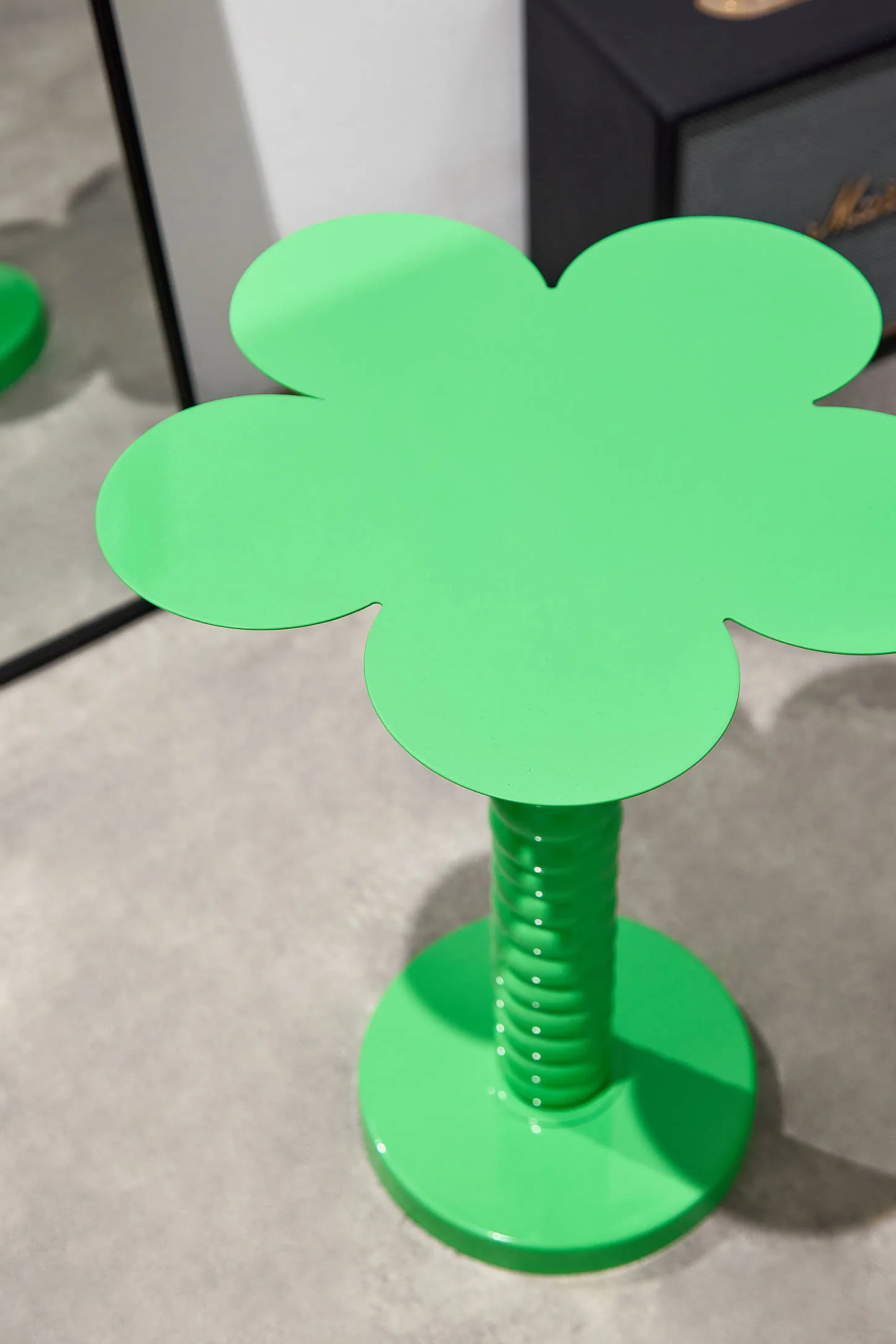 Flower Side Table - Green 2