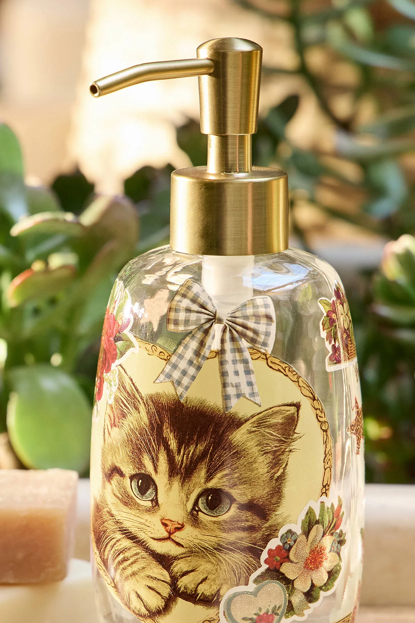 Thara Sticker Soap Dispenser 4