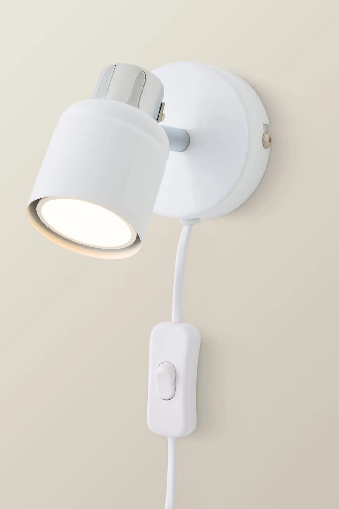 ValueLights Benton Single Adjustable Plug In Spotlight Wall Light with LED Bulb in White 3
