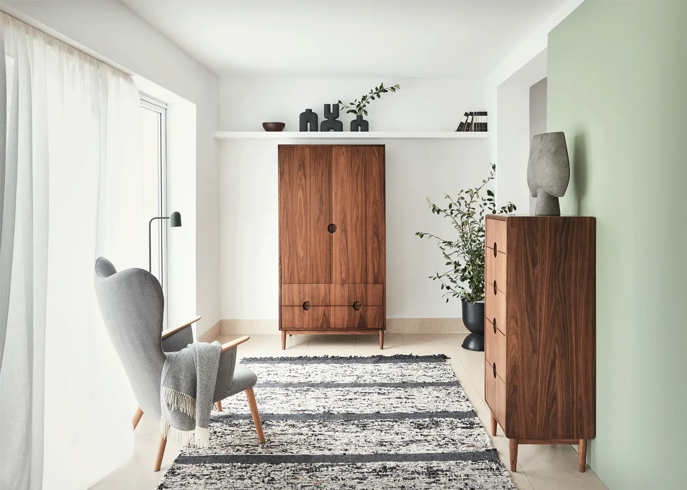 Heal's Amira 2 Door Wardrobe in Oak 3