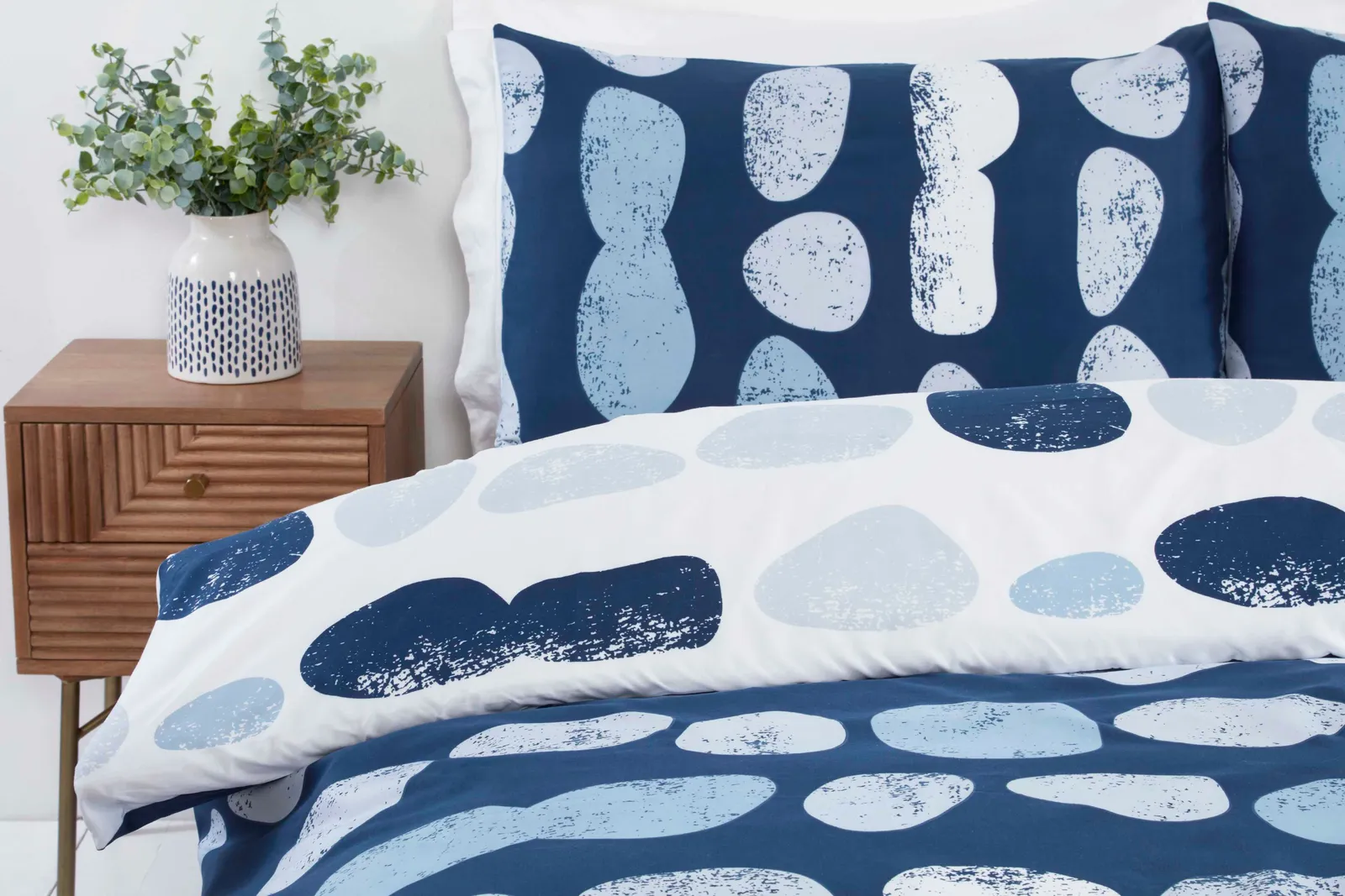 Rapport Home Truro Microfiber Reversible Duvet Cover Set with Pillowcase in Blue 2