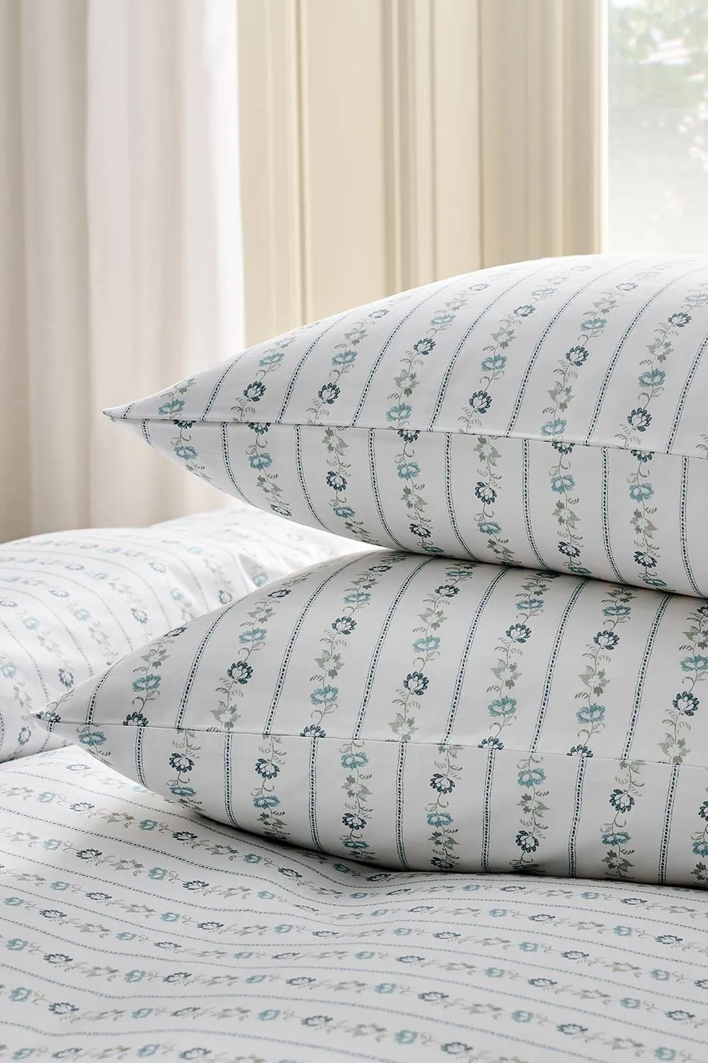 CHRISTY 'Rosamund' Botanical Cotton Sateen Standard Pillowcase Pair in Blue 2
