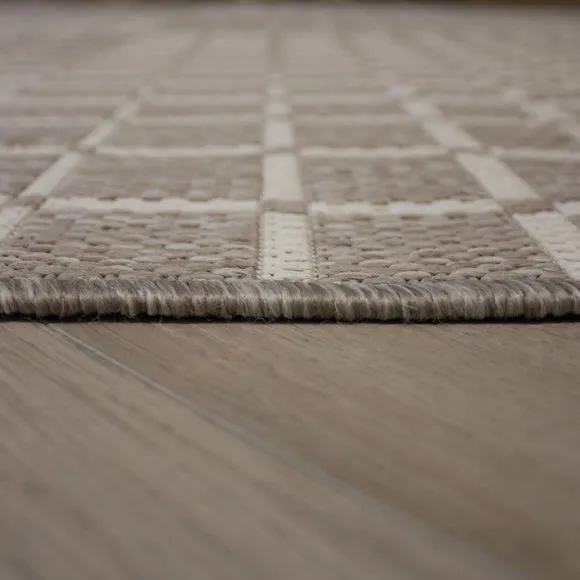 Checkerboard Indoor Outdoor Rug 4