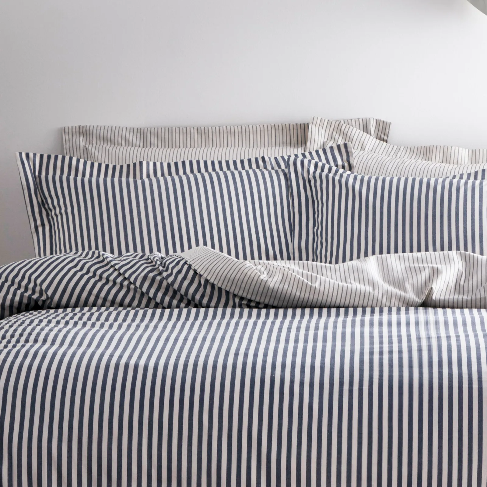 Yard Hebden Striped 100% Cotton Duvet Cover Set in Navy 2