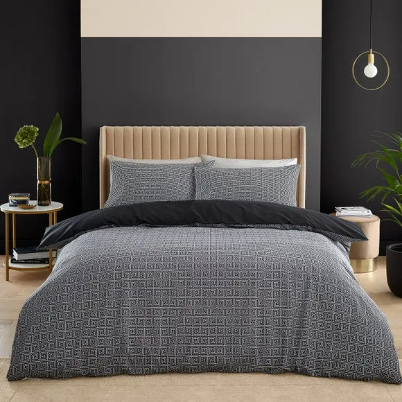 Catherine Lansfield Artemis Greek Key Black Duvet Cover and Pillowcase Set 2