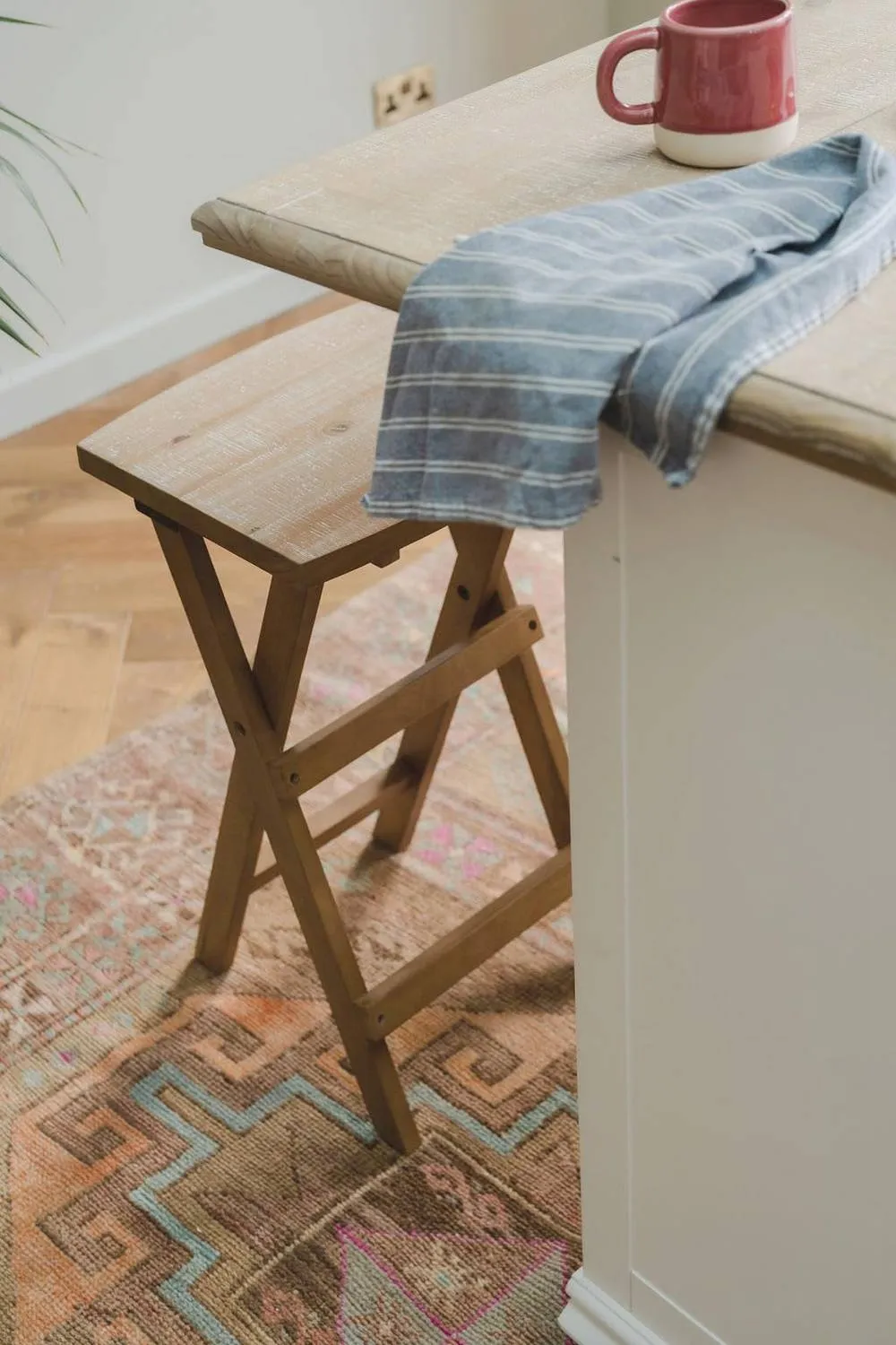 Statement Furniture Shire Oak Folding Stool, 64cm Tall Bar Stool in Light Brown 2