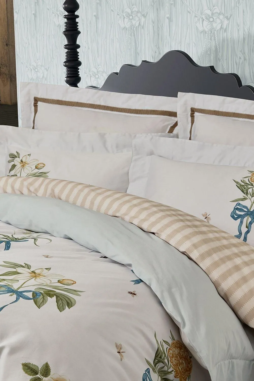Sanderson 'Cupids Beau' Cotton Sateen Duvet Cover Set in White 5