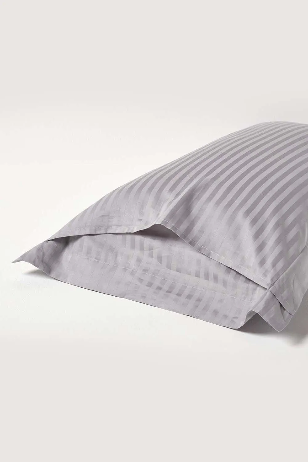Homescapes Egyptian Cotton Ultrasoft King Size Oxford Pillowcase 330 TC in Grey 3